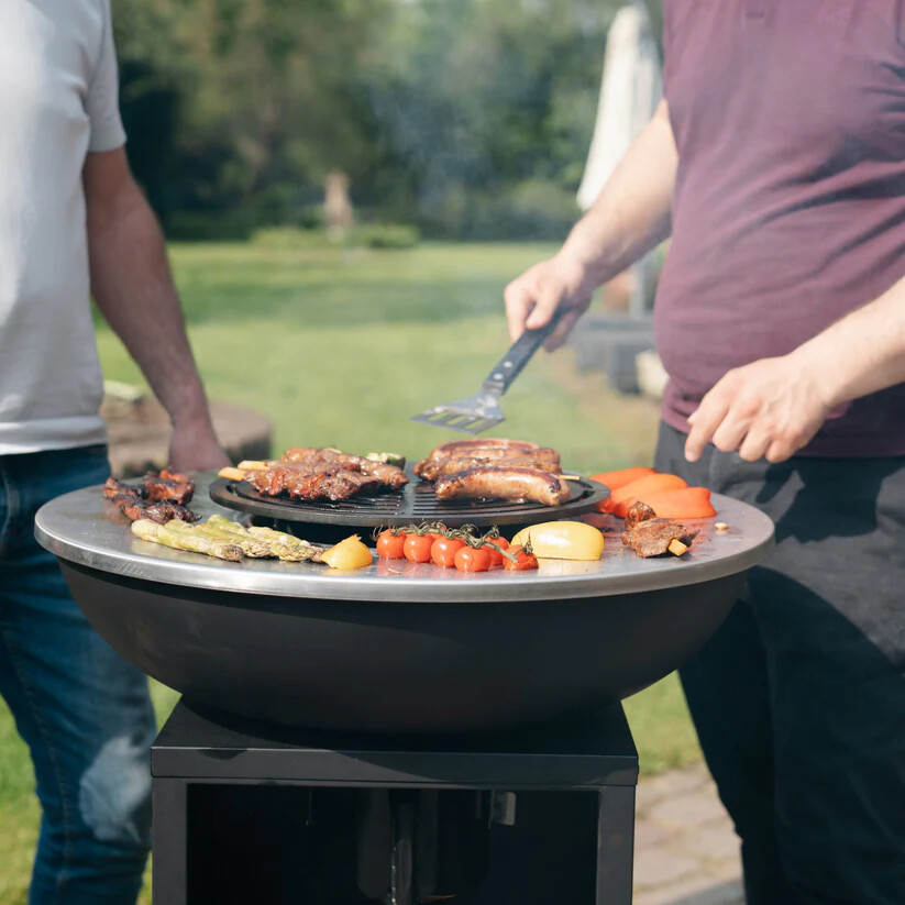 BBQ Plancha Grill Amigo - Met hoes en houtopslag Ø67cm